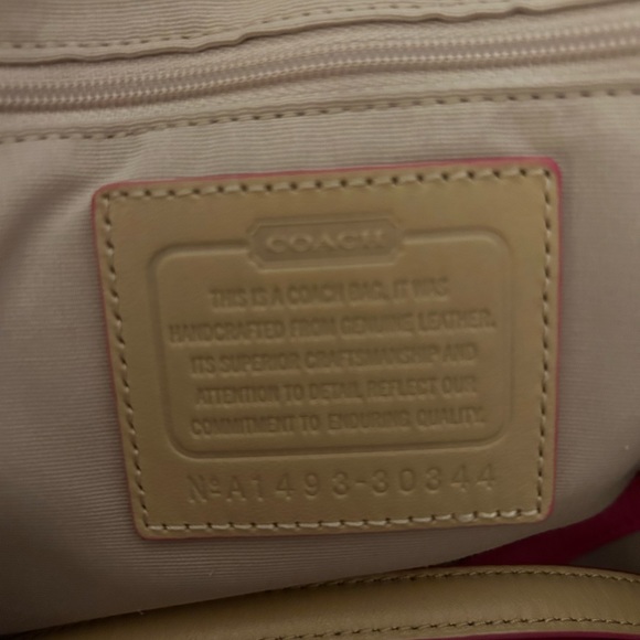 Leather Coach handbag - Picture 4 of 7